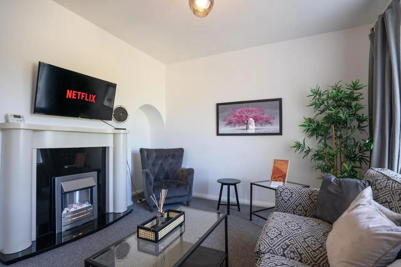 Comfy 3Bed House-Parking-Garden Apartment Newcastle upon Tyne 0*,  United Kingdom