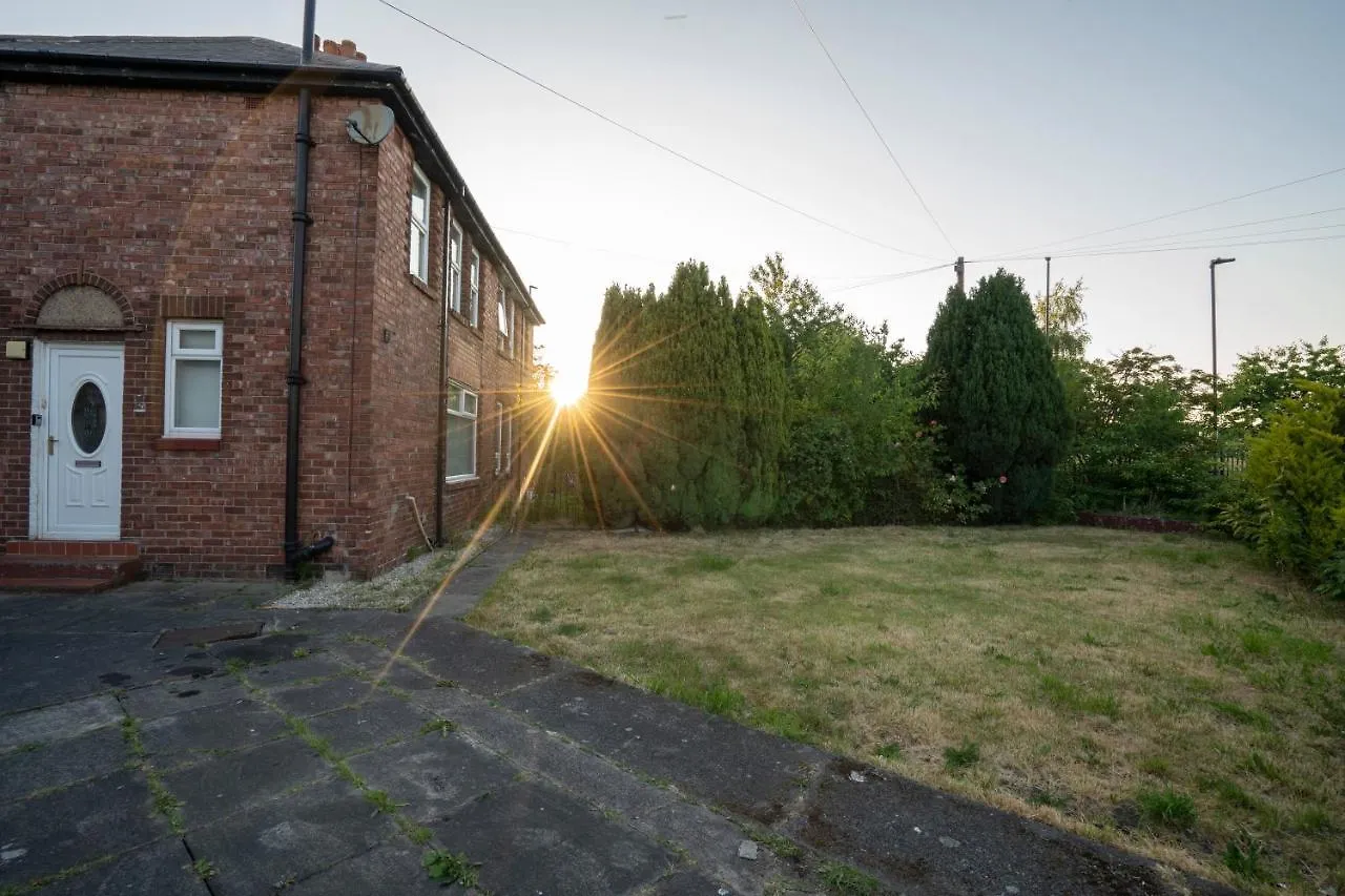 Comfy 3Bed House-Parking-Garden Apartment Newcastle upon Tyne United Kingdom