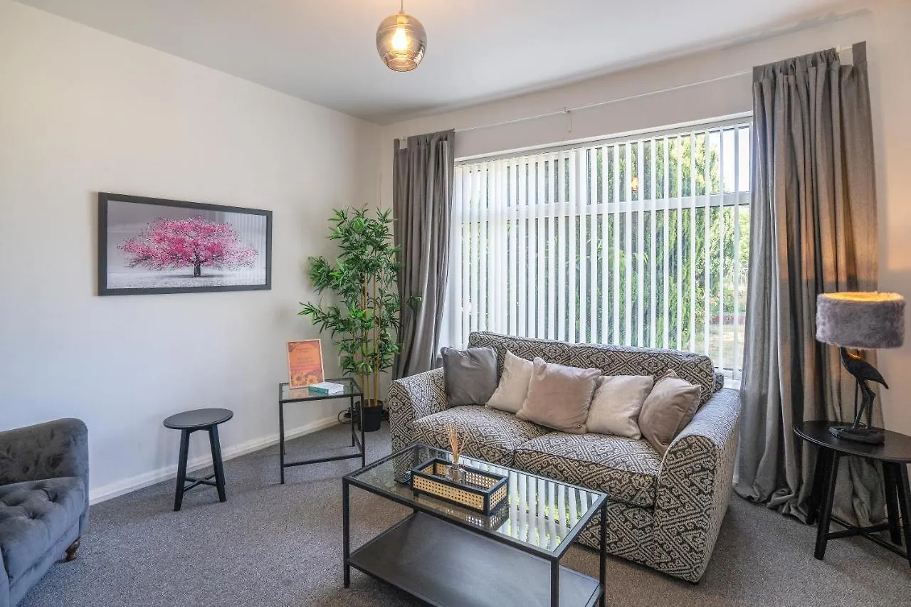Comfy 3Bed House-Parking-Garden Apartment Newcastle upon Tyne